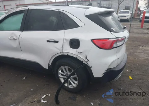 2020 Ford Escape Se z USA, uszkodzony, nr VIN 1FMCU9G68LUC53141